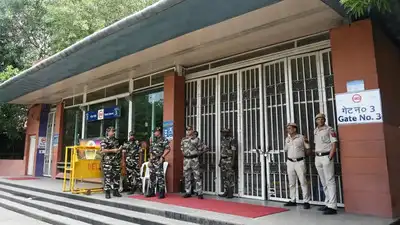 Interchange facilities will remain available at Rajiv Chowk, Mandi House, New Delhi and Central