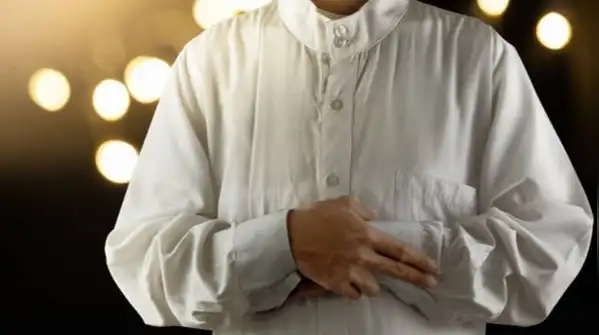 3 DIY hacks to remove stubborn stains from a white kurta without damaging the fabric