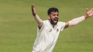 Resuming on 144 for three, Himachal put up a gallant fight, batting for 99.1 overs
