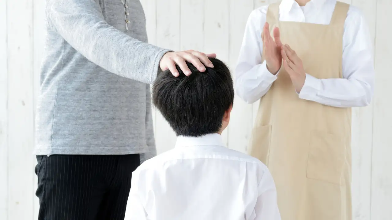 Psychology argues children may react differently when parents correct them in front of other