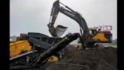 Britain rebuilt 3.5 miles of the A46 using 17,432 tonnes of material from the old road; the project