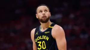 Warriors' Stephen Curry sends heartwarming 7-word message to Charlotte Hornets legend's news