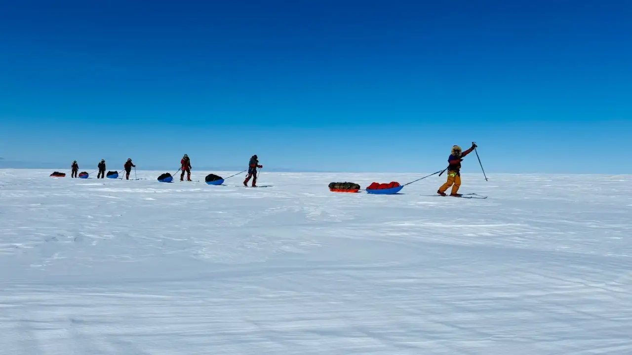 With this accomplishment, the Massachusetts native became the first American woman to ski solo