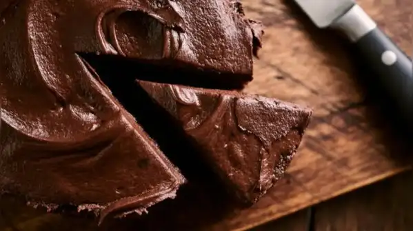 There’s no flour, no refined sugar, no dairy, no butter and no oil, yet it still comes out