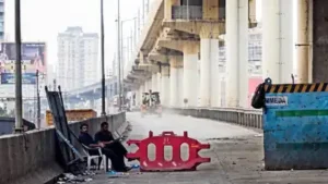 Structural defects shut new flyover, commuters heading to Nashik, Gujarat confronts snarls