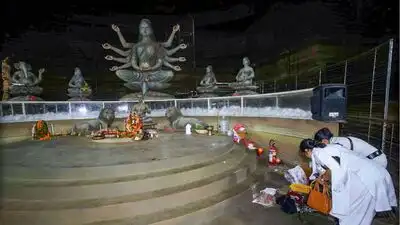 Because of the rain, rai said the rush intensified as people continued entering while visitors