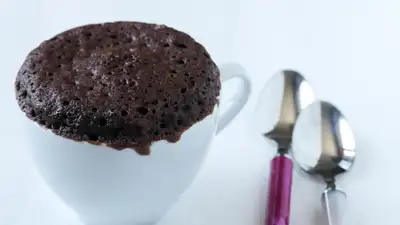 3-ingredient microwave cake that can double up as a healthy morning breakfast
