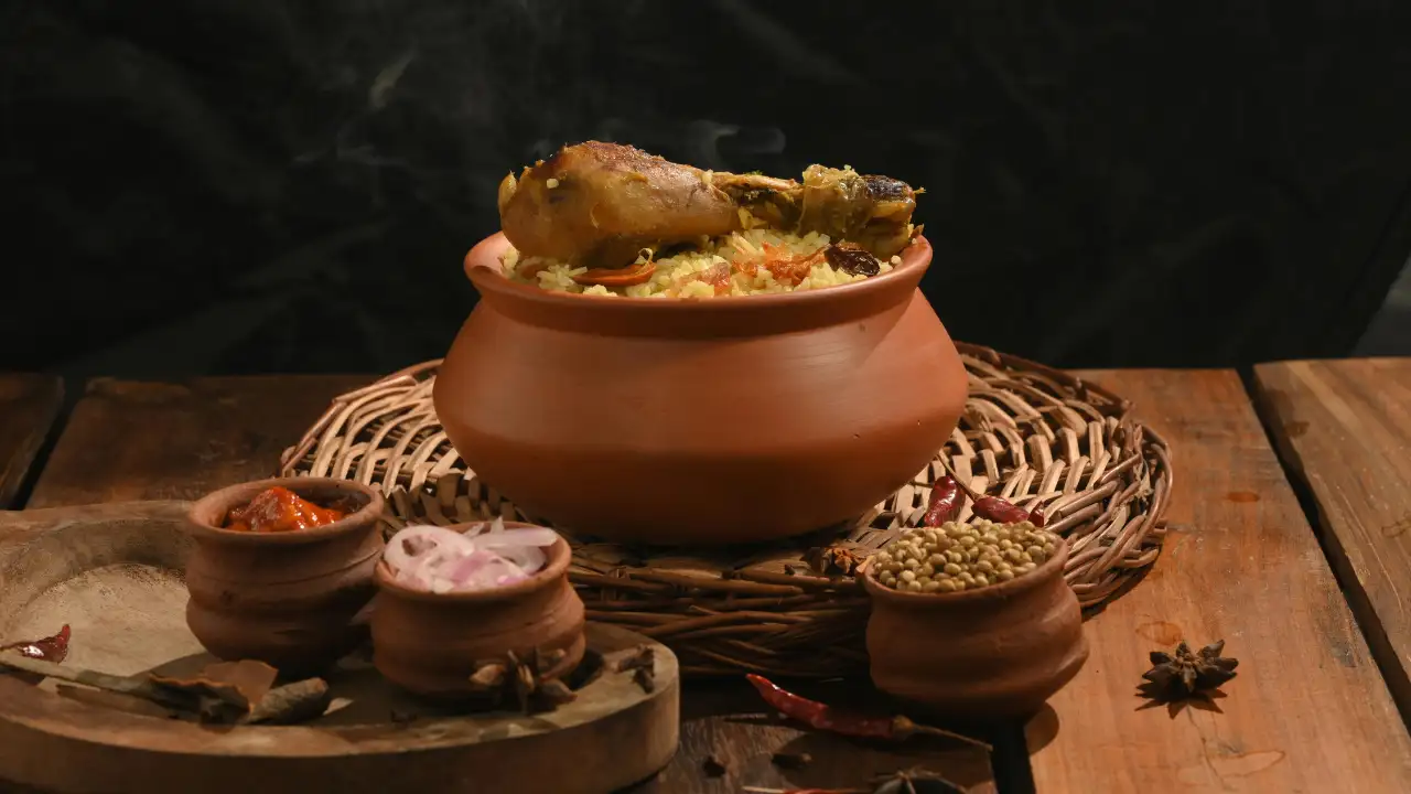 If Hyderabadi biryani is known for its bold flavours, Lucknowi biryani takes a gentler approach