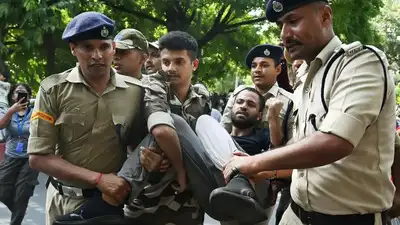 Delhi Police deployed personnel at Jantar Mantar without visible name tags for their safety