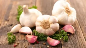 Which type of garlic has the highest amount of allicin?