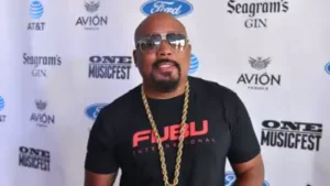 Daymond John started FUBU from his mother's Queens home with a $40 fabric budget and sold $800