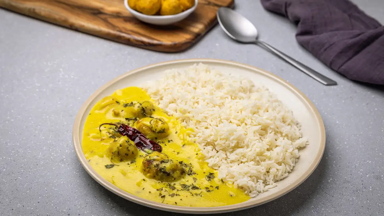 How to make this deeply satisfying, high nutrition curry — Sanjeev Kapooor's Sattu Kadhi