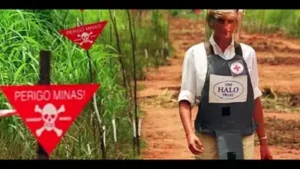 Princess Diana walked into an Angolan minefield in 1997; decades later, the landmine campaign she