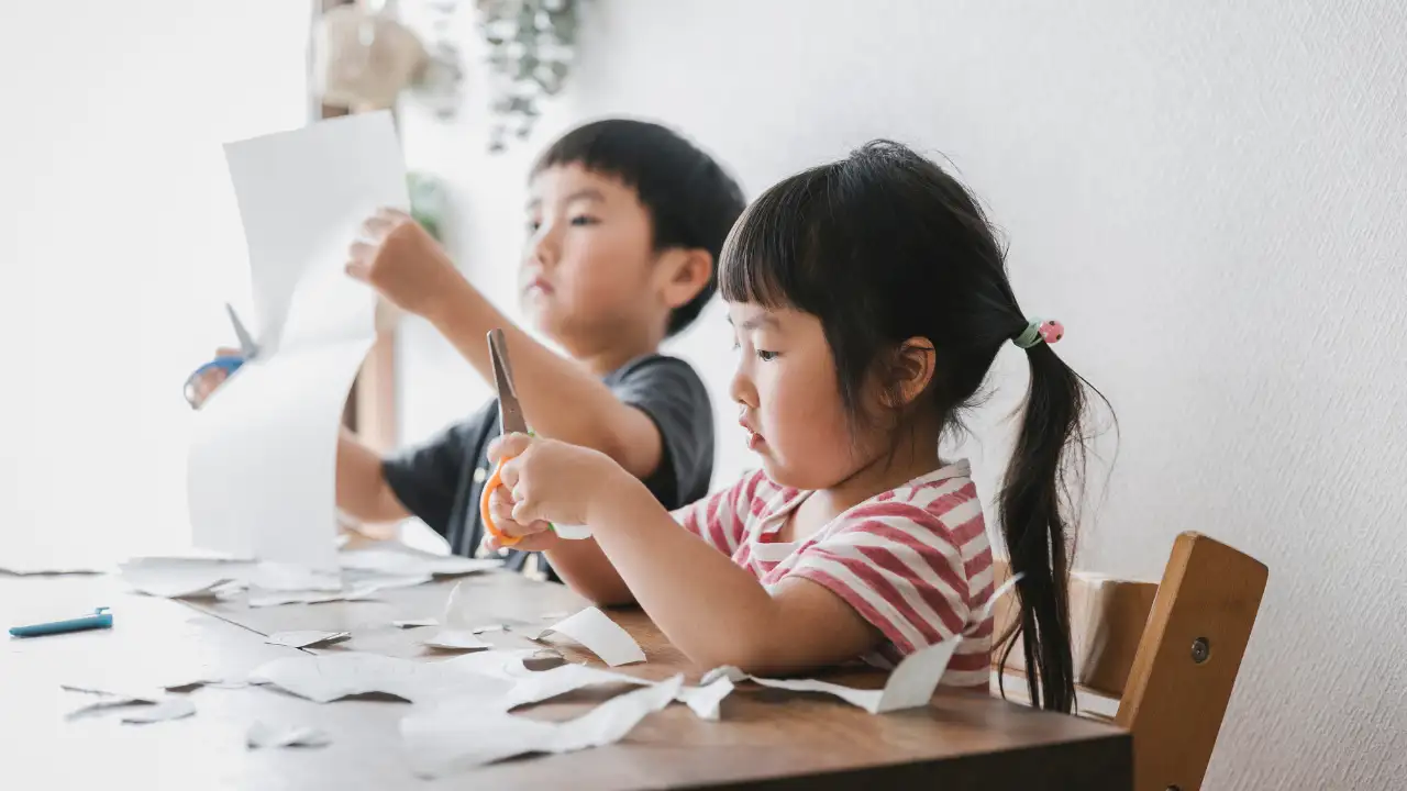 sibling’s play can make it harder for a child to focus on homework