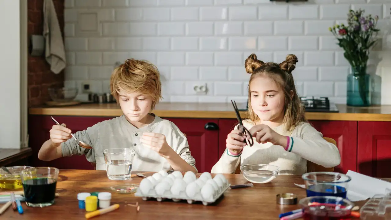 sibling’s play can make it harder for a child to focus on homework