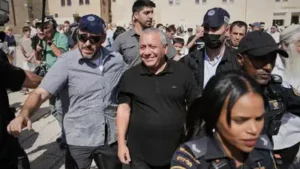Eisenkot's campaign offers voters an alternative to Netanyahu's leadership without a major