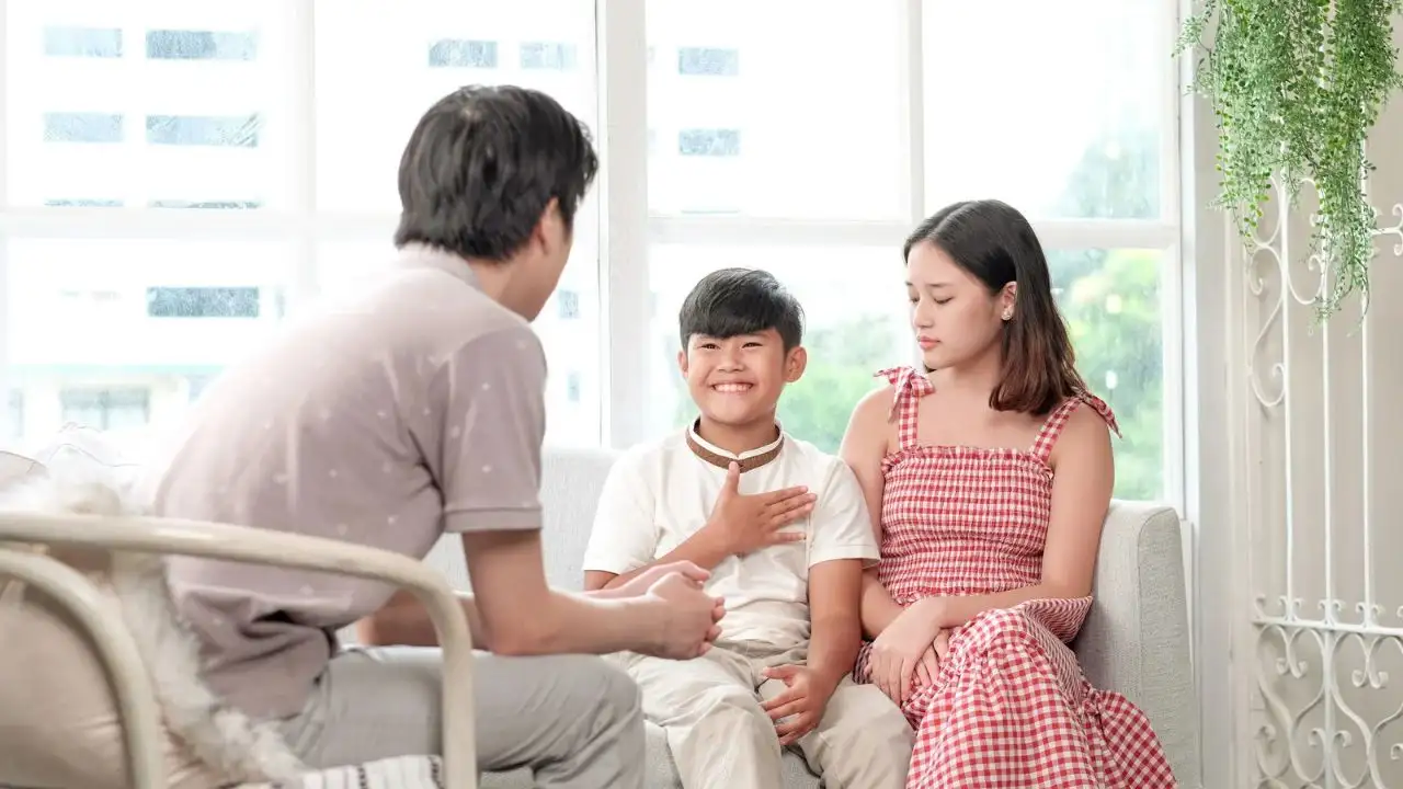 Parents often try to ease a child’s anxiety by offering repeated reassurance, adjusting family