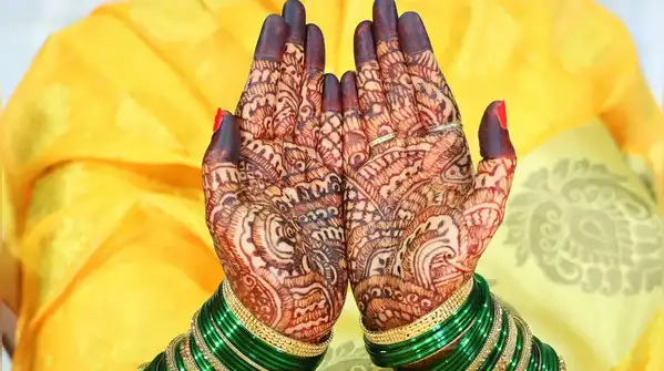 From traditional patterns to smaller, more personal designs, here are five mehendi ideas