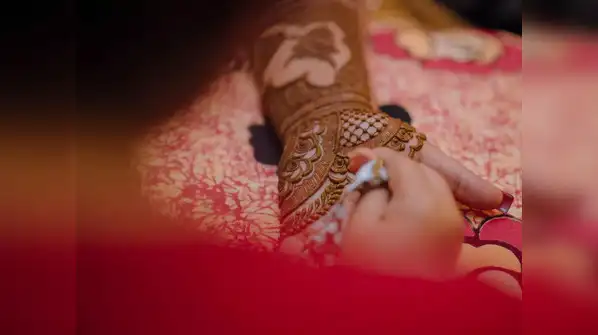 From traditional patterns to smaller, more personal designs, here are five mehendi ideas