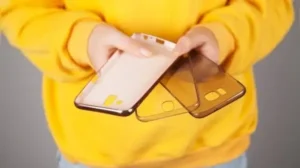 Here are five easy ways to bring a yellowed transparent phone case back to life at home