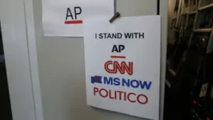 Judge orders White House to restore CNN, MS NOW and Politico access — File photo
