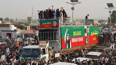Supporters of imprisoned Imran Khan march towards Islamabad demanding his release