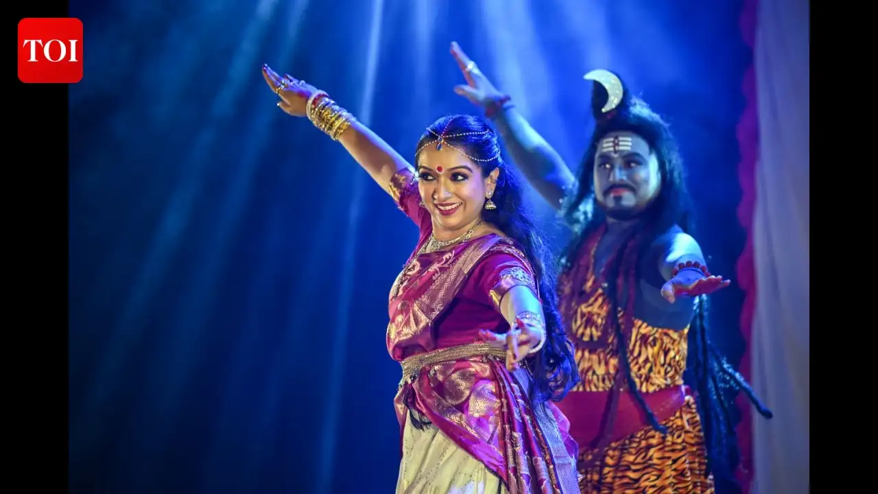 The city celebrates the spirit of Mahalaya