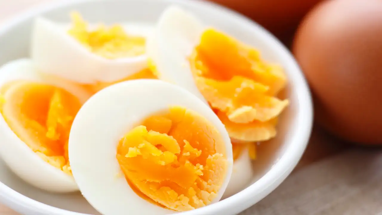 Boiled eggs sometimes receives a grey ring around the yolk