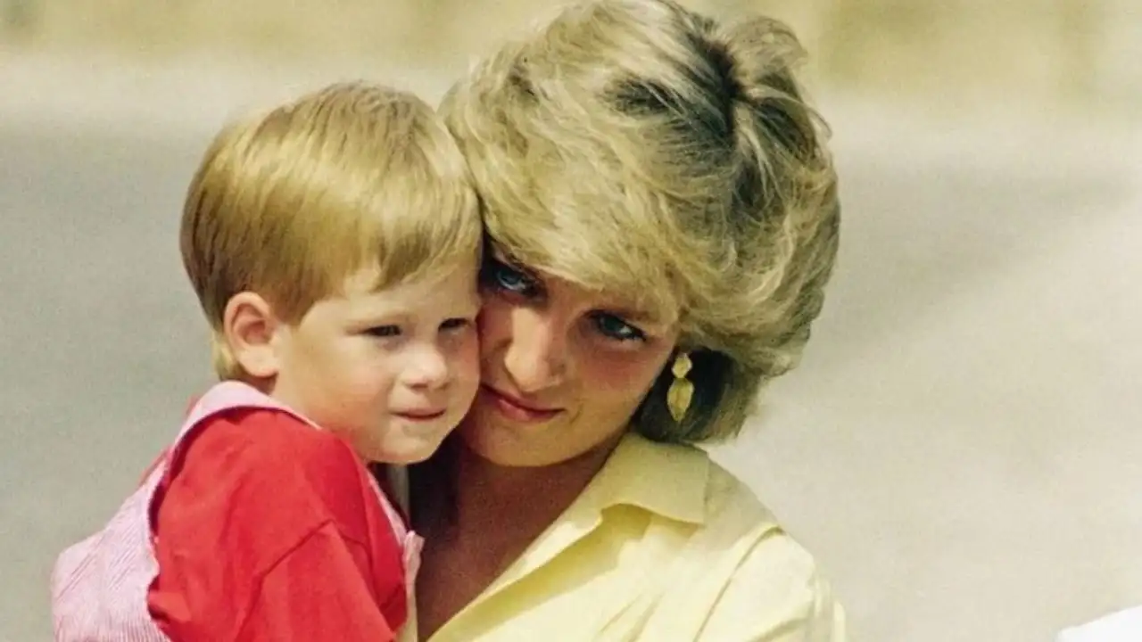 ‘ Unprocessed grief doesn’t stay in the past’ Prince Harry with his mother Princess Diana