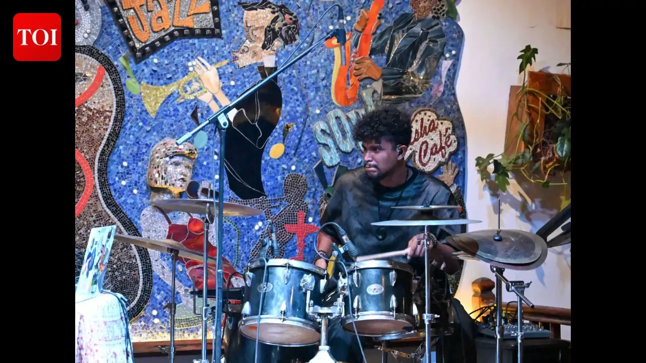 Blending traditional rhythms with contemporary sounds, singer Maya Kamaty mesmerised Punekars