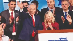 Anti-Netanyahu bloc considering introducing bill for direct PM elections to break political