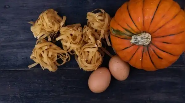 Here is a simple five-step method to make 2-ingredient pumpkin noodles at home, even if you