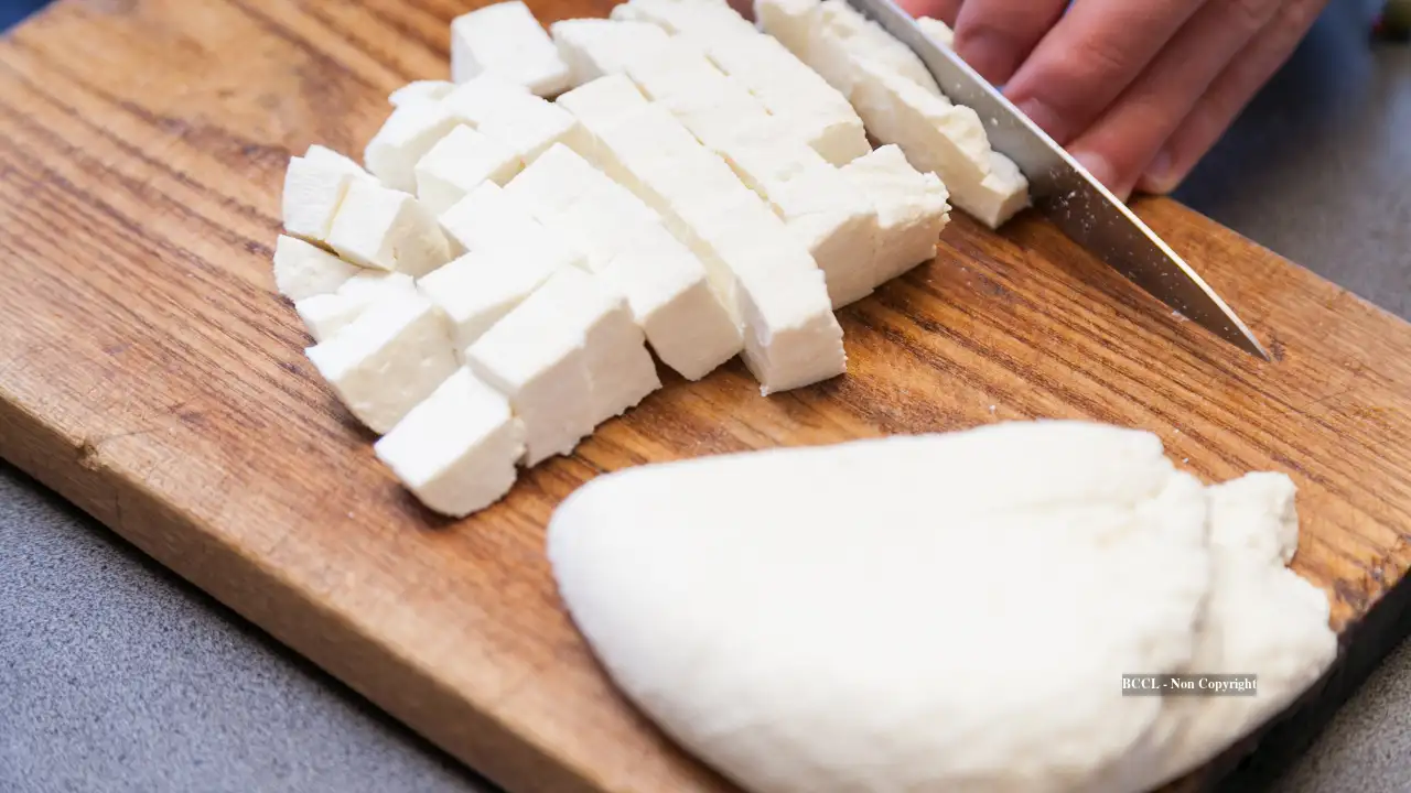 paneer offers more protein per 100 grams, while tofu is lighter, lower in calories and suitable