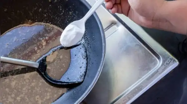 How to remove stubborn stains from your kadai using natural ingredients at home — DIY cleaning hack