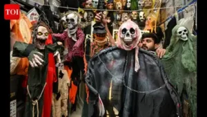 Vampires and clowns come to town for a spooktacular weekend