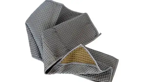 Wash kitchen cloths with other kitchen linen, not with your clothes, since grease and food