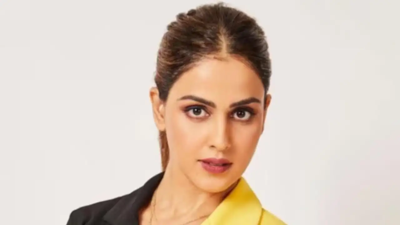 “What we do at the dining table is no cell phones,” Genelia said during the interview