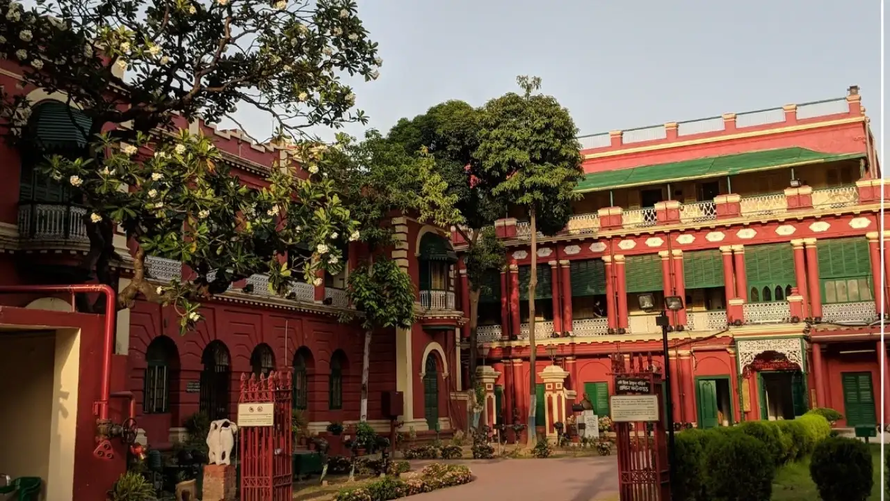 From Victoria Memorial and a jamdani loom to rural Bengal and Uttam Kumar’s centenary, Durga