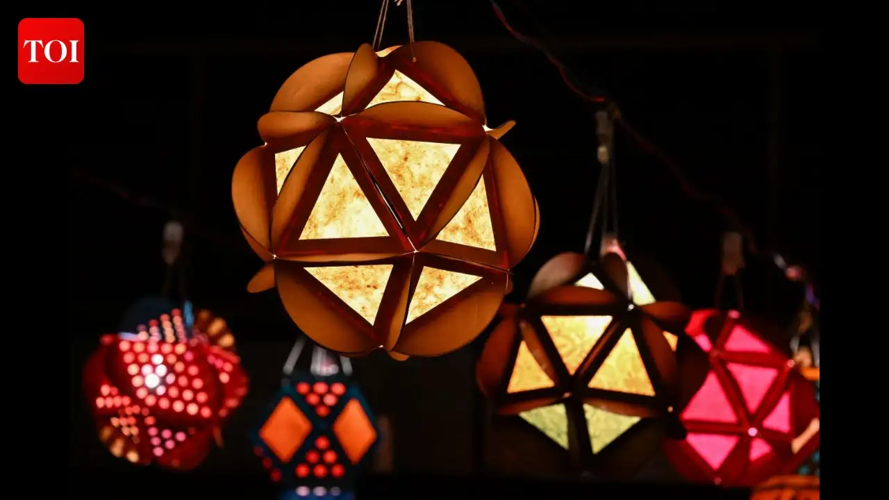 Diwali feels take over city's markets