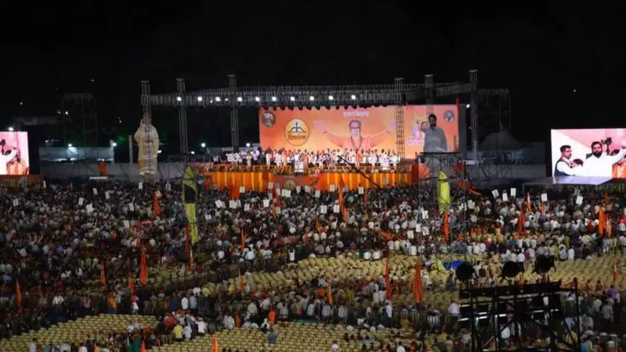 Other protest sites in Kolkata include Rani Rashmoni Avenue near Esplanade, Shaheed Minar