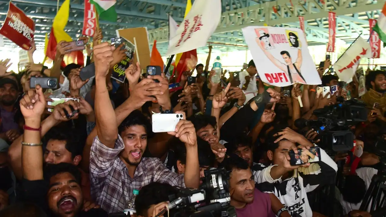 Other protest sites in Kolkata include Rani Rashmoni Avenue near Esplanade, Shaheed Minar