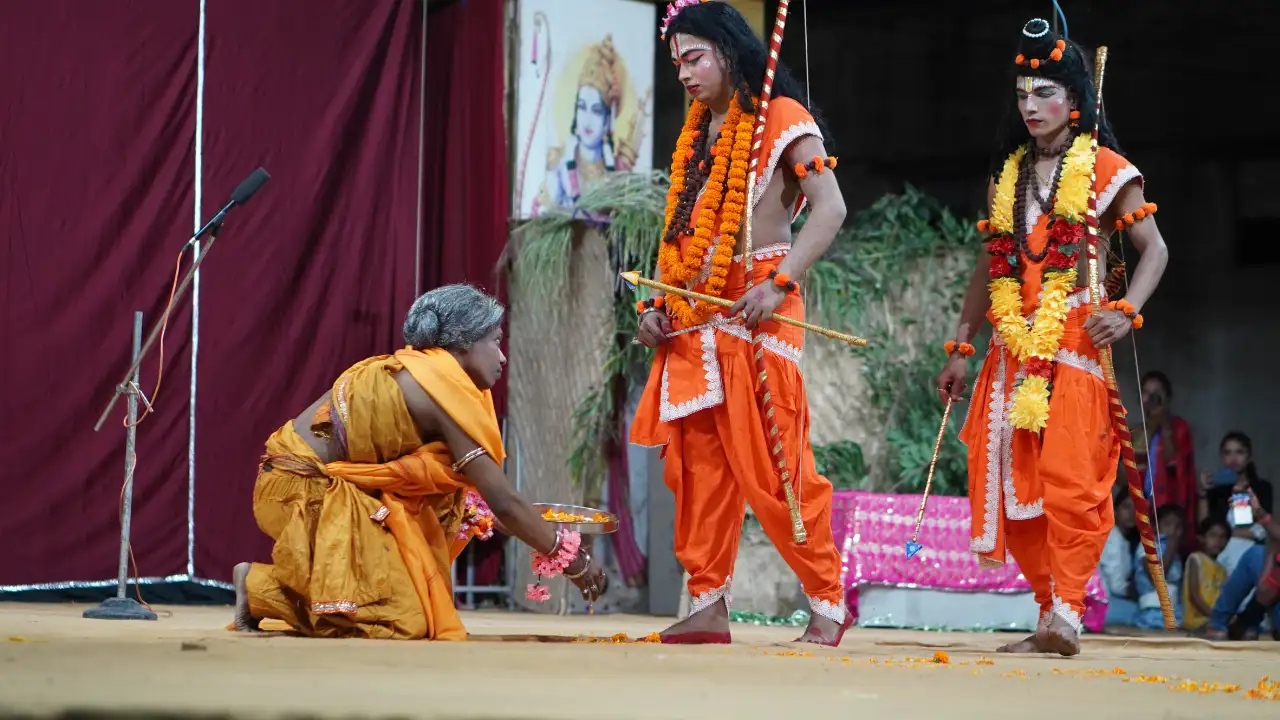 Here are 10 verses from the Bālakāṇḍa that parents can share with children, along