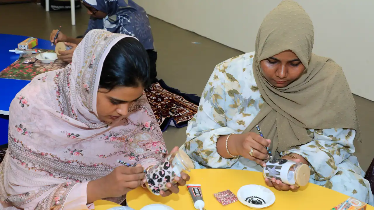 Inspired by the sparkle flooding social media, two workshops in the city invited participants