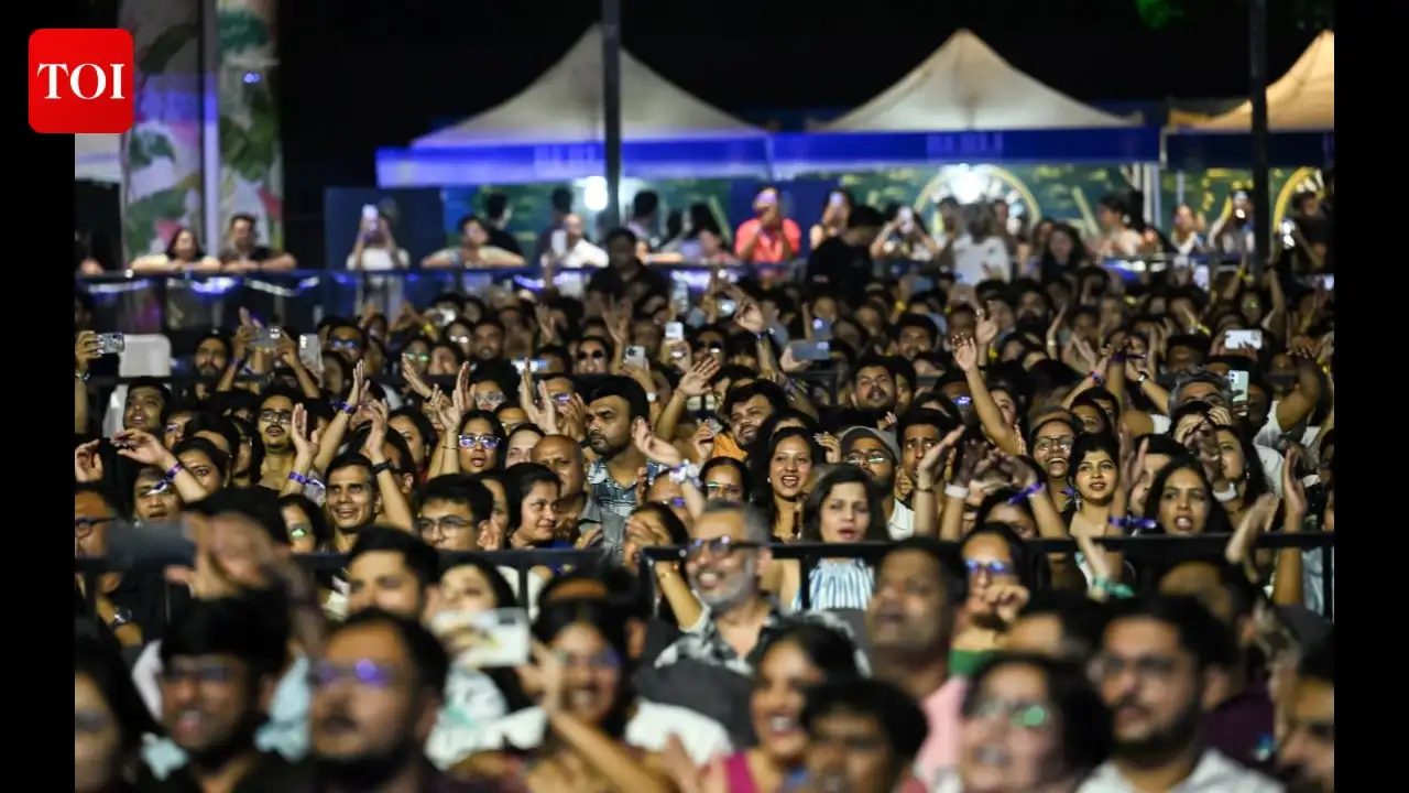 Papon ’s distinctive voice, with its earthy folk influences, brought just that kind of mood