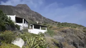 In 2006, the primary school on the island of Stromboli was closed: The wider industry impact