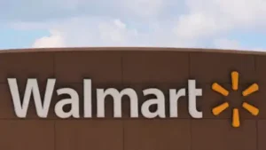 A Georgia shopper won $975,000 over a fall at Walmart in 2020, but her lawyer compared pain damages