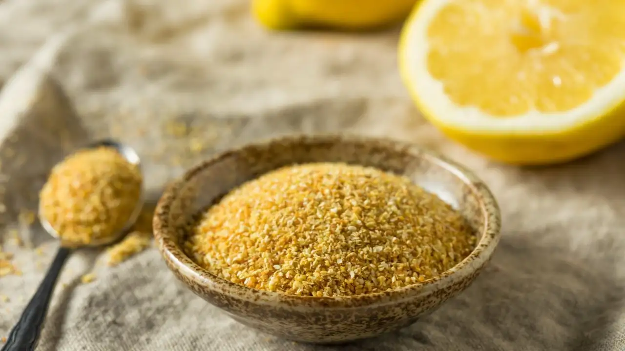 A practical guide to make Lemon pepper seasoning with discarded lemon rinds
