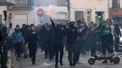 400 schools remain closed following days of student protests in France