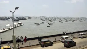Private yacht operators at the Gateway of India are negotiating to halve the pontoon fee