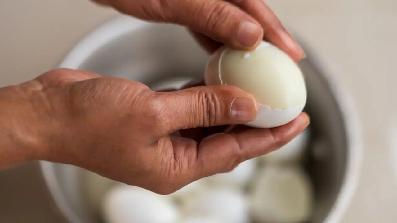 Fresh eggs have a strong bond between the inner shell membrane and the egg white, which makes